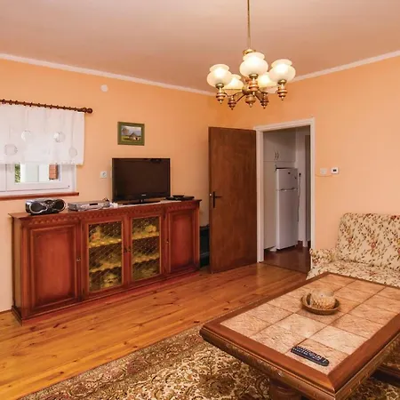 Holiday Vrecari I